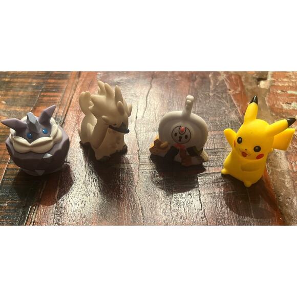 Pokemon Finger Puppet Figures Catch Them All Nintendo Bandai Lot Of 4